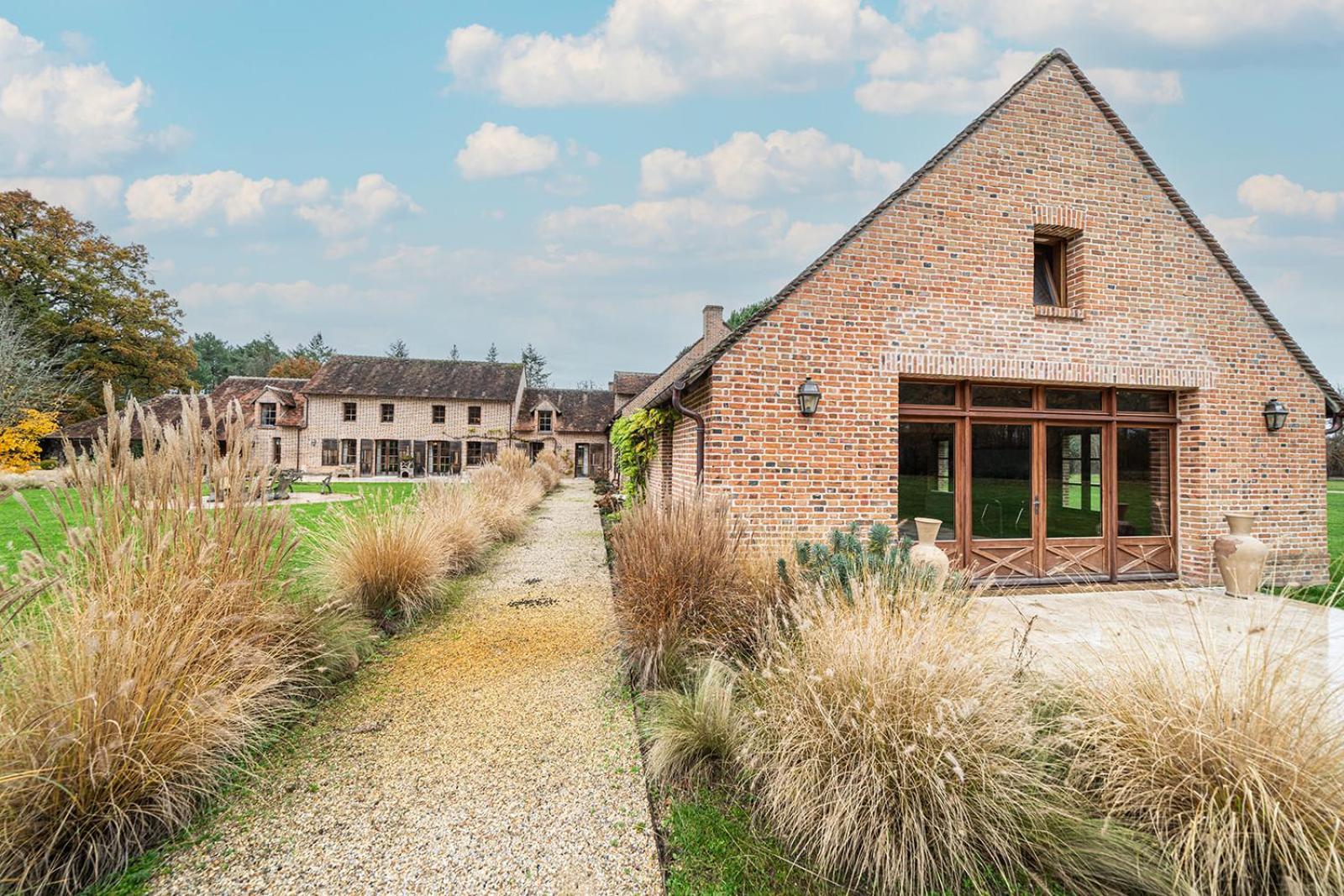 Villa De Lux Avec Piscine Interieur Chauffee 1H30 De Paris Nouan-le-Fuzelier Exterior photo