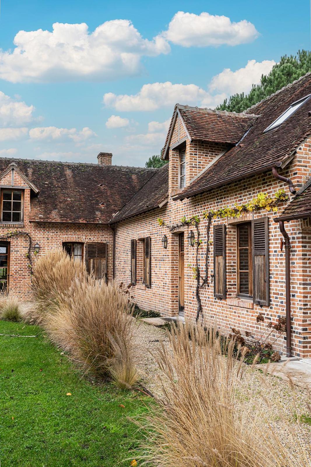 Villa De Lux Avec Piscine Interieur Chauffee 1H30 De Paris Nouan-le-Fuzelier Exterior photo