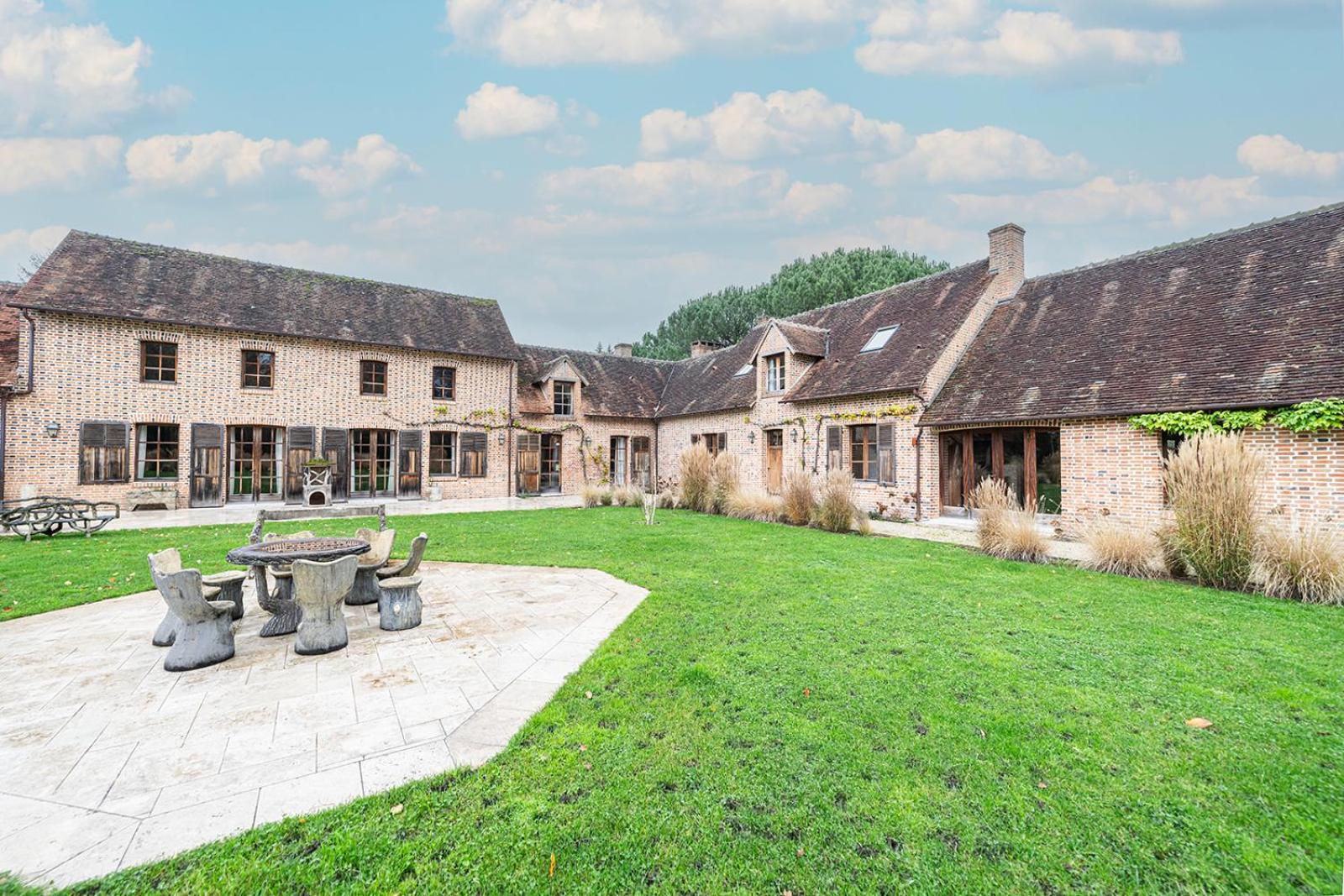 Villa De Lux Avec Piscine Interieur Chauffee 1H30 De Paris Nouan-le-Fuzelier Exterior photo